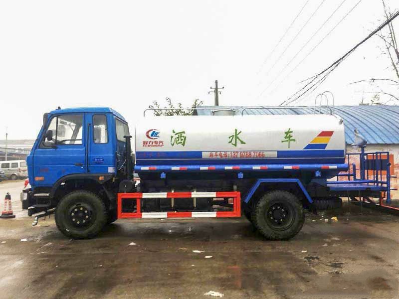 程力集團的工地灑水車，您知道怎么選擇嗎？